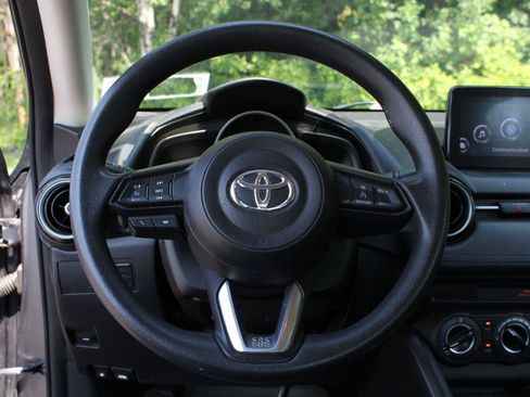 Used 2019 Toyota Yaris LE FWD image 10