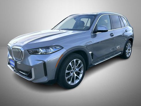 Used 2025 BMW X5 xDrive50e image 1