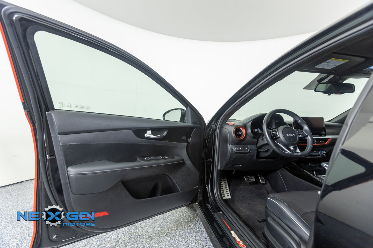 Used 2024 Kia Forte GT-Line w/ GT-Line Premium Package FWD image 10