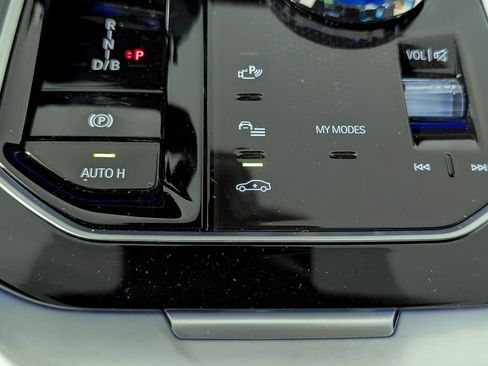 Used 2026 BMW i7 eDrive50 w/ M Sport Package image 32