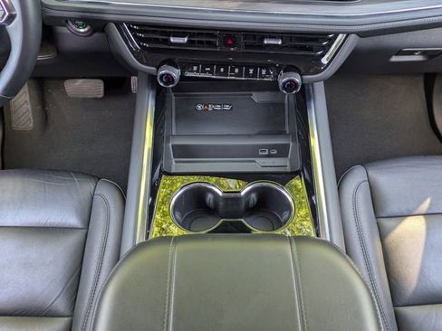 Used 2025 Chevrolet Tahoe LT AWD/4WD image 21