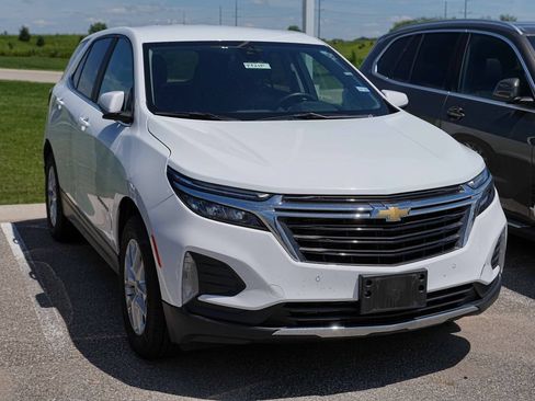 Used 2024 Chevrolet Equinox LT AWD/4WD image 3