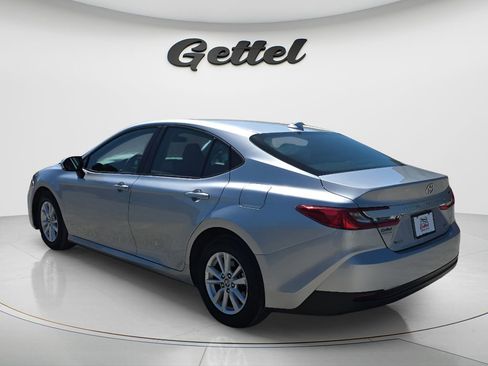 Used 2025 Toyota Camry LE image 6