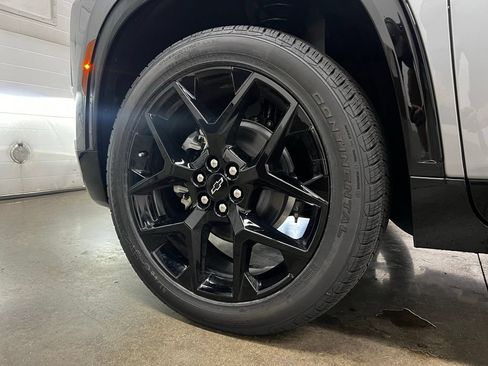 New 2026 Chevrolet Traverse RS w/ LPO, Floor Liner Package FWD image 11