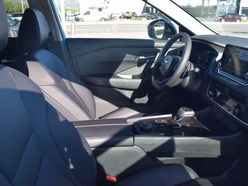 New 2026 Nissan Rogue SV AWD/4WD image 18