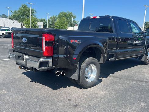 Used 2024 Ford F350 Lariat w/ Lariat Ultimate Package AWD/4WD image 8