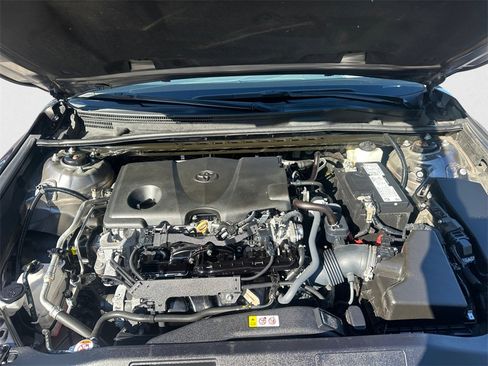 Used 2023 Toyota Camry SE image 14