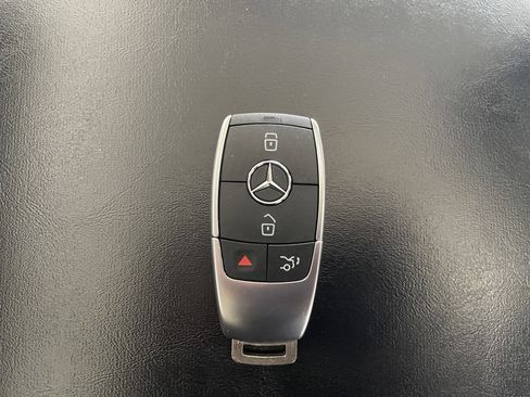 Certified 2025 Mercedes-Benz GLB 250 image 23