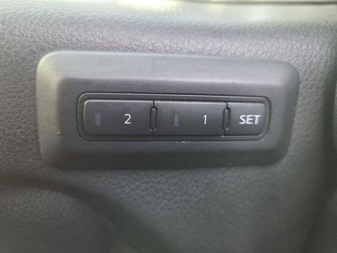 Used 2019 Nissan Titan SL w/ Midnight Edition image 20