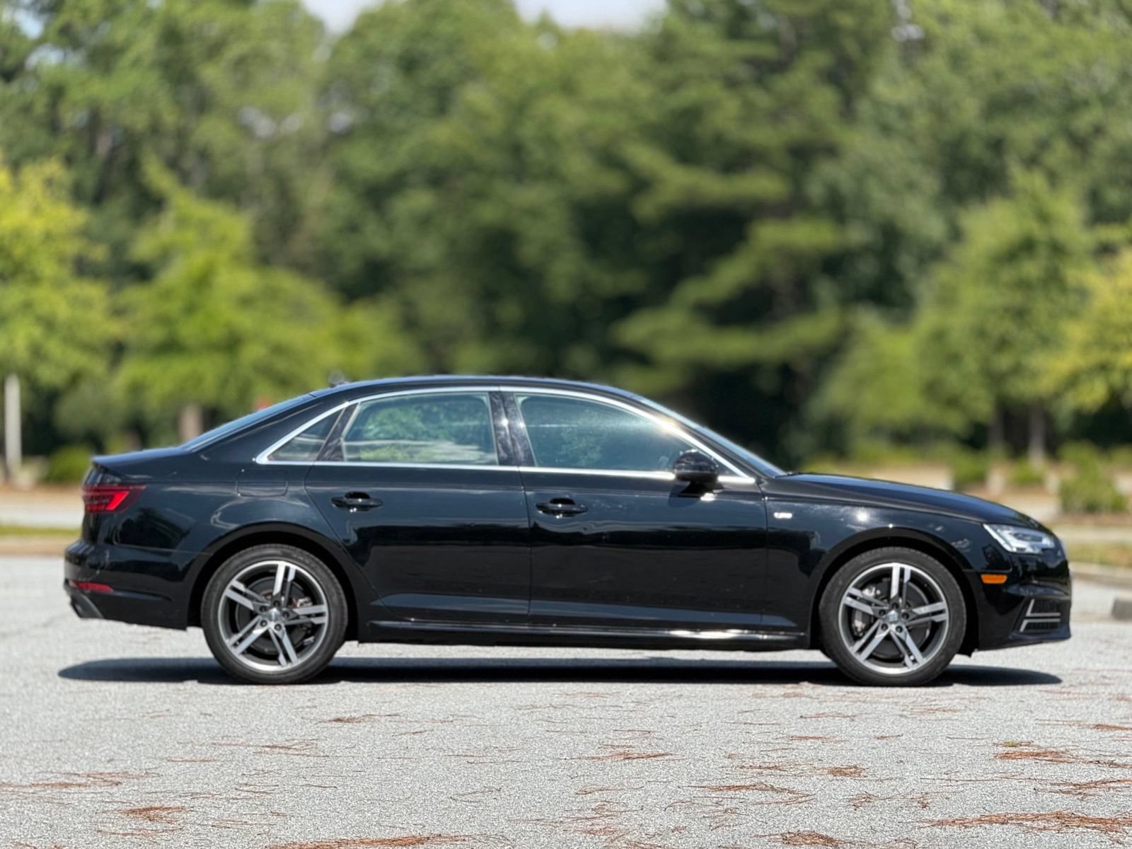 Used 2018 Audi A4 2.0T Premium Plus w/ Premium Plus Package AWD/4WD image 12