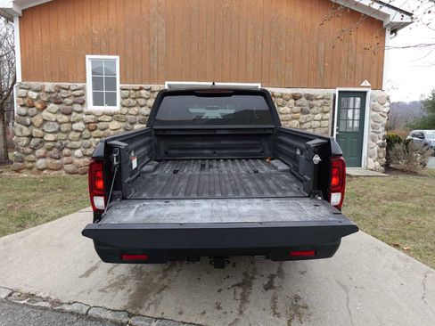 Certified 2017 Honda Ridgeline Sport image 28