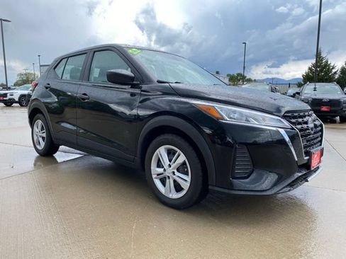 Used 2022 Nissan Kicks S FWD image 7
