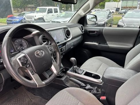 Used 2021 Toyota Tacoma SR5 AWD/4WD image 18