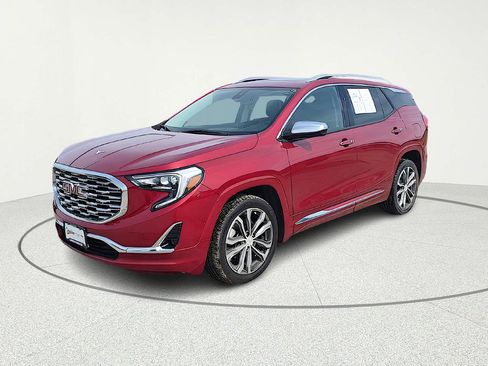 Used 2018 GMC Terrain Denali w/ Advanced Safety Package FWD image 2