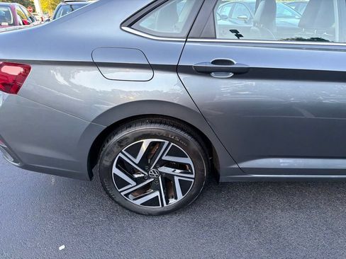 Used 2023 Volkswagen Jetta SEL FWD image 4
