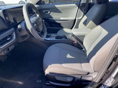 New 2025 Kia K4 LX image 13