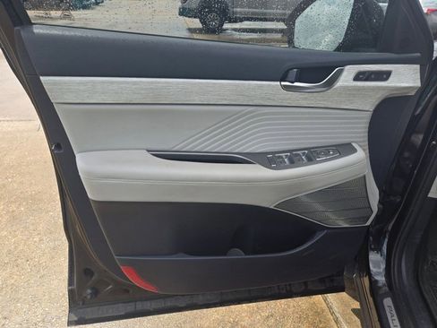 Used 2023 Hyundai Palisade Calligraphy image 11