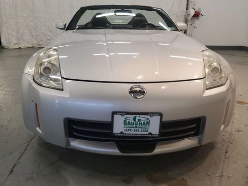 Used 2006 Nissan 350Z Touring image 9