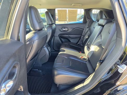 Used 2020 Jeep Cherokee Trailhawk w/ Cold Weather Group image 29