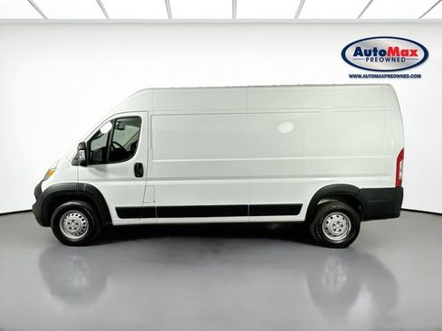 Used 2025 RAM ProMaster 2500 w/ Convenience Group image 9