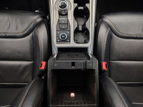 Used 2020 Ford Explorer ST image 39