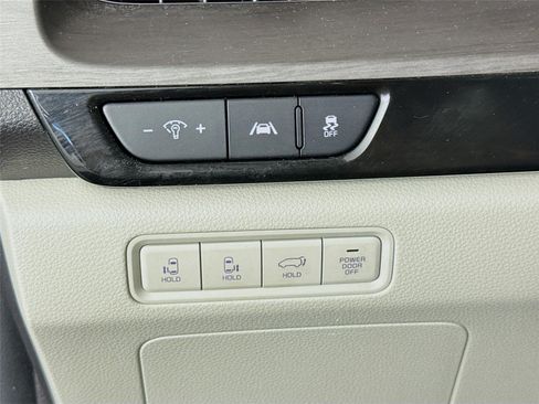Certified 2024 Kia Carnival EX FWD image 10