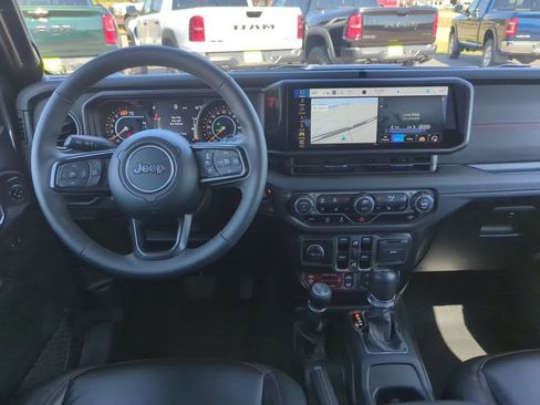 Used 2025 Jeep Wrangler Unlimited Rubicon w/ Convenience Group AWD/4WD image 39