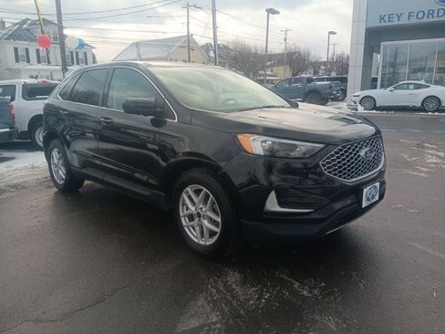 Used 2023 Ford Edge SEL image 2