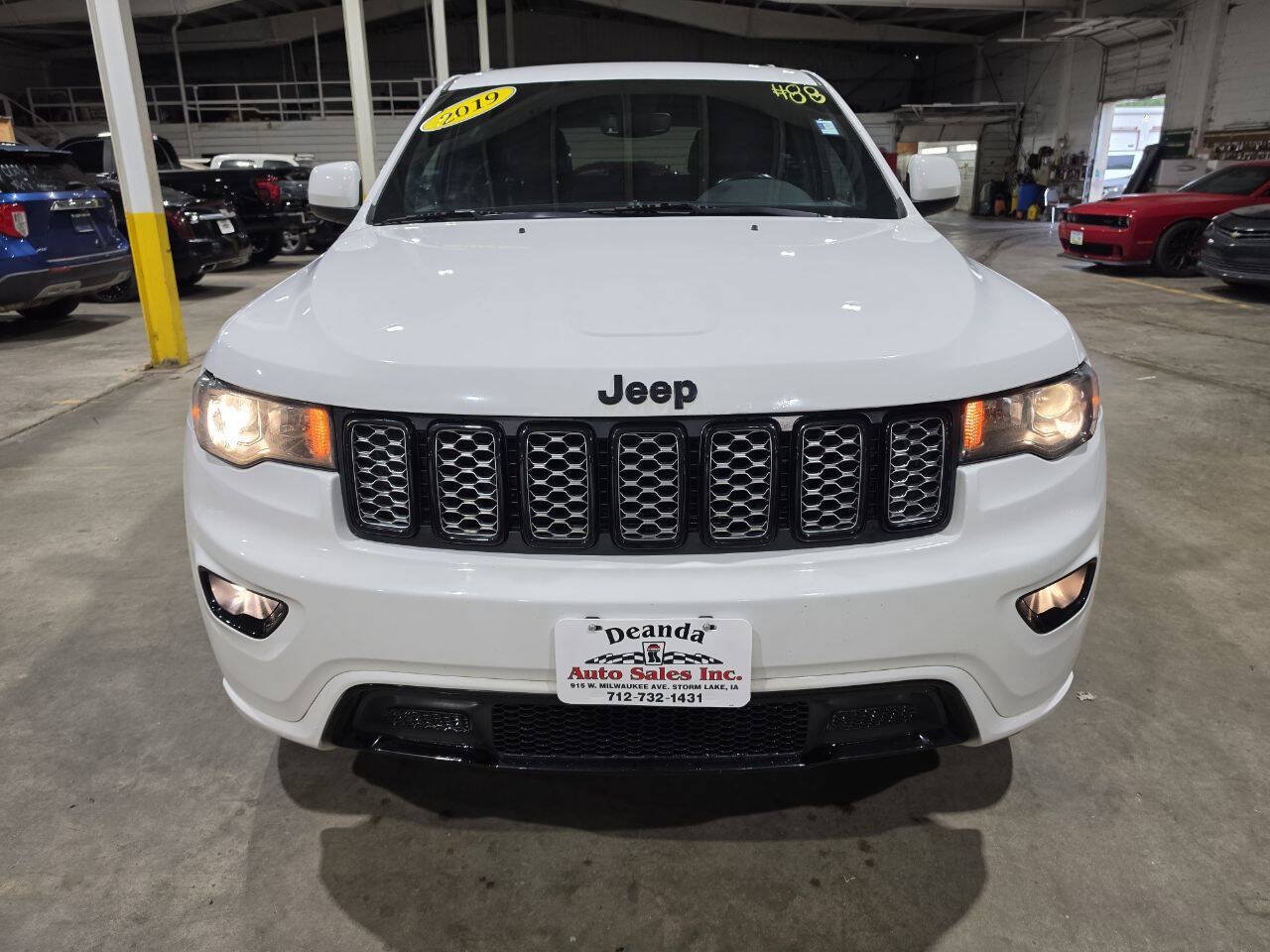 Used 2019 Jeep Grand Cherokee Altitude AWD/4WD image 20