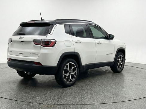 Used 2025 Jeep Compass Limited image 7