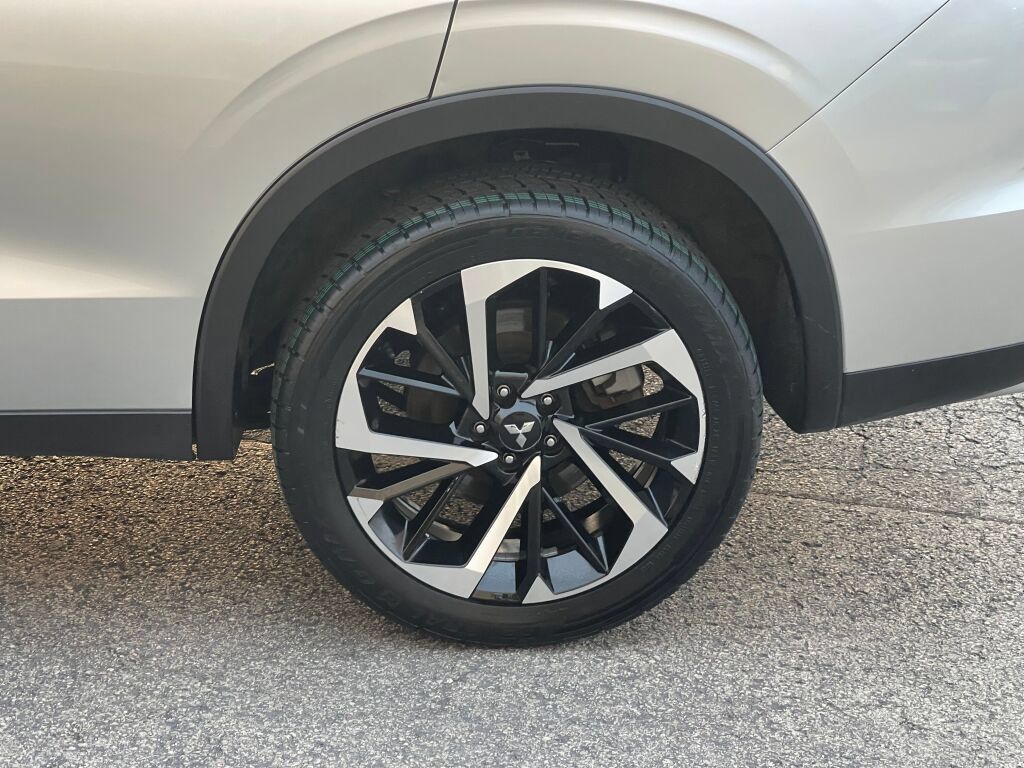 Used 2024 Mitsubishi Outlander SE AWD/4WD image 40
