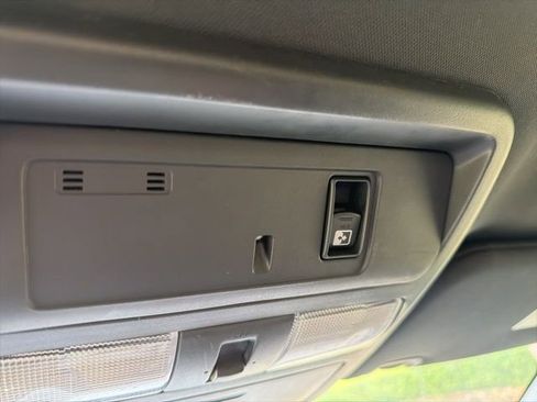 Used 2019 Nissan Titan SV w/ SV Convenience Package image 22