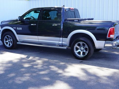 Used 2017 RAM 1500 Laramie w/ Convenience Group AWD/4WD image 3