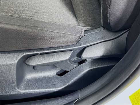 Used 2025 Toyota Camry LE image 11