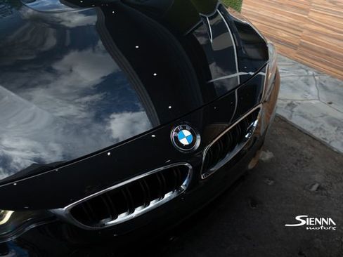 Used 2018 BMW M4 Convertible image 13