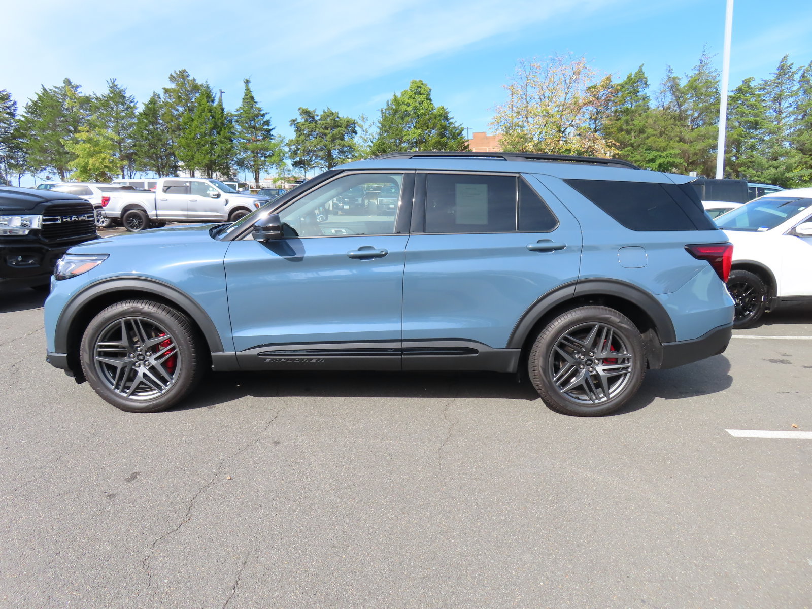 Used 2026 Ford Explorer ST w/ Sun And Sound Package AWD/4WD image 8