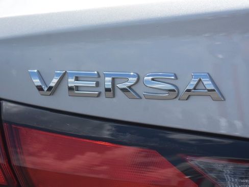 Used 2025 Nissan Versa S FWD image 7