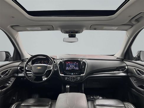 Used 2020 Chevrolet Traverse LT w/ LT Premium Package image 13