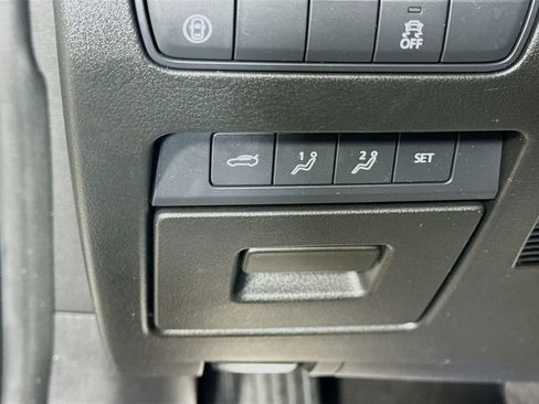 Used 2019 MAZDA MAZDA3 AWD Sedan w/ Preferred Package image 10