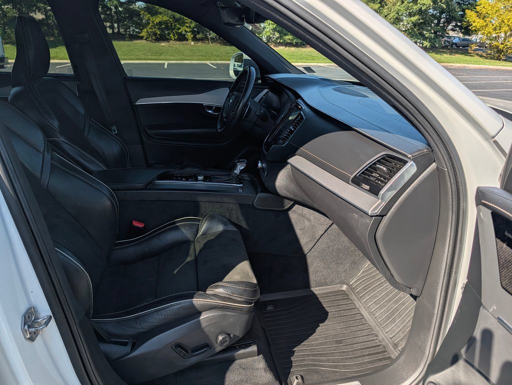 Used 2019 Volvo XC90 T6 R-Design w/ Advanced Package AWD/4WD image 12