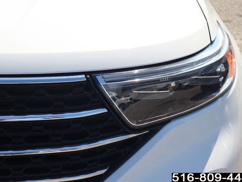 Used 2022 Ford Explorer XLT w/ Equipment Group 202A image 13