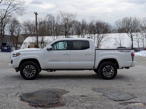 Used 2023 Toyota Tacoma TRD Sport image 7