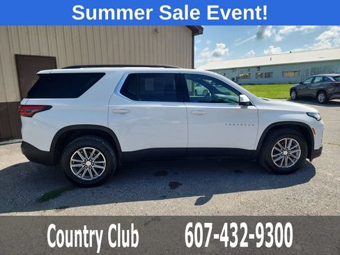 Used 2023 Chevrolet Traverse LT AWD/4WD image 9