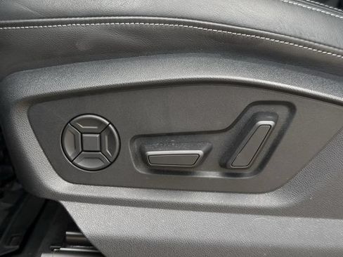 Used 2023 Audi Q8 Premium Plus AWD/4WD image 25