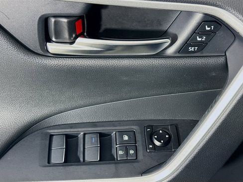 Used 2021 Toyota RAV4 XSE w/ Premium Package image 18
