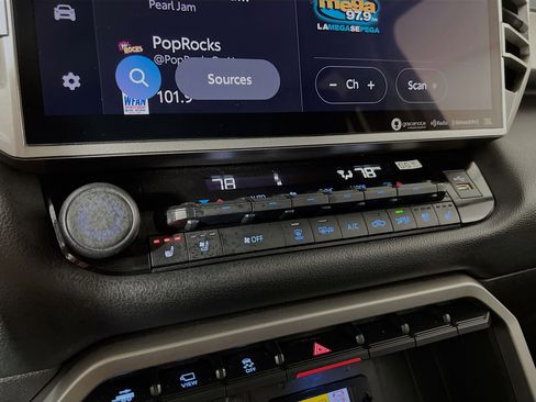 Used 2024 Toyota Tundra Limited image 16