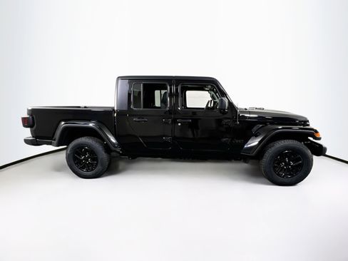 Used 2023 Jeep Gladiator Sport image 4