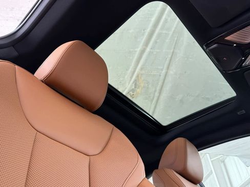 Used 2023 BMW 230i Coupe w/ Premium Package image 16