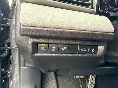 Used 2025 Toyota Camry SE w/ Convenience Package FWD image 26