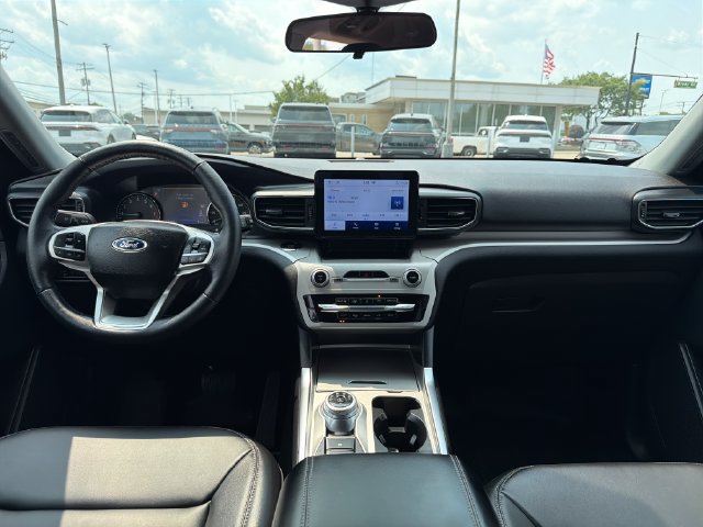 Used 2023 Ford Explorer XLT w/ Equipment Group 202A AWD/4WD image 12